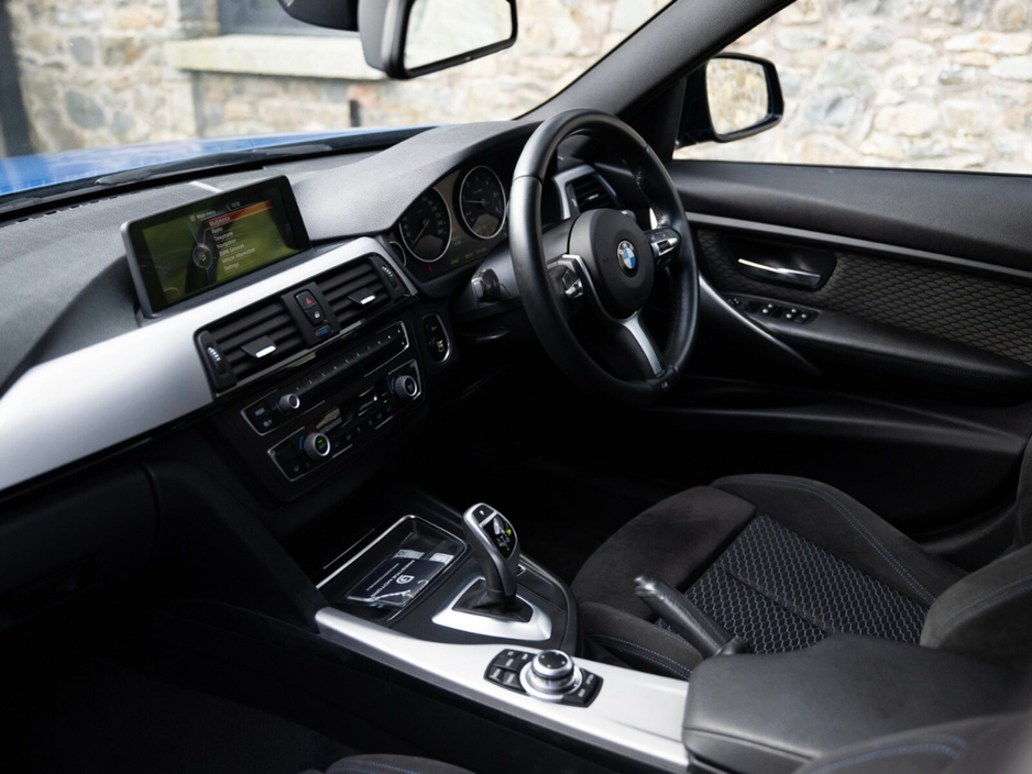 2013 BMW 3 Series - image 29