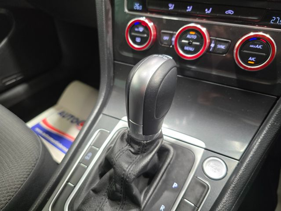 2019 Volkswagen Golf - image 26