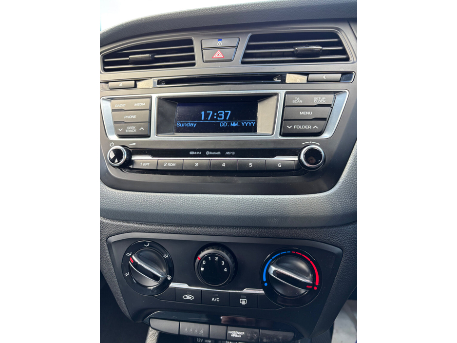 2016 Hyundai i20 - image 23