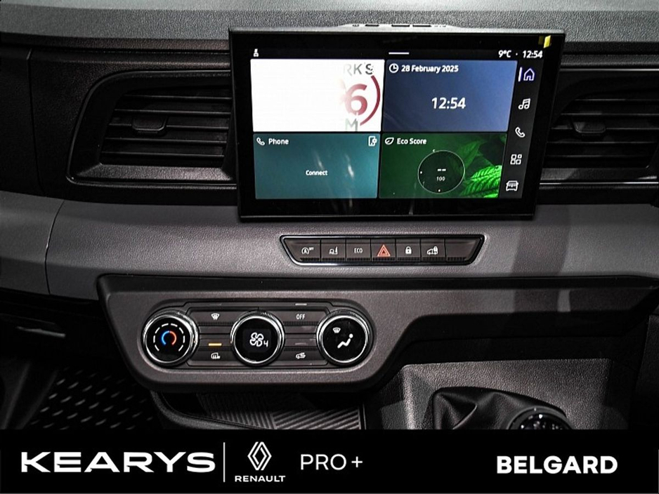 2025 Renault Master - image 11