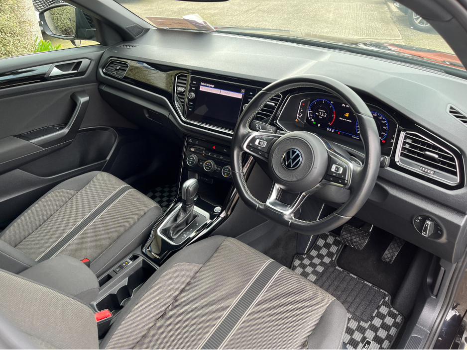 2022 Volkswagen T-Roc - image 15