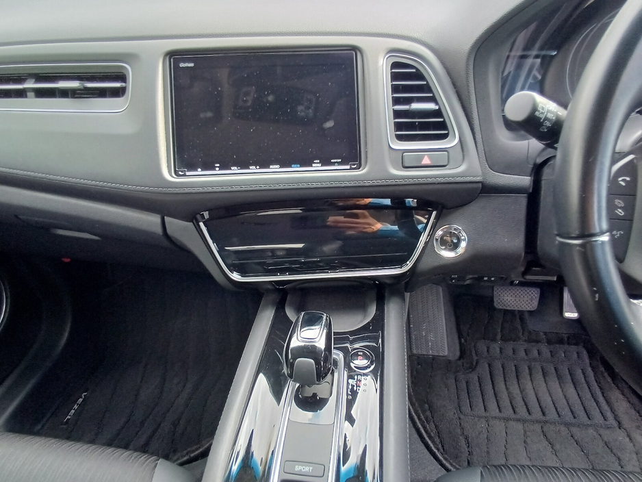 2018 Honda Vezel - image 11