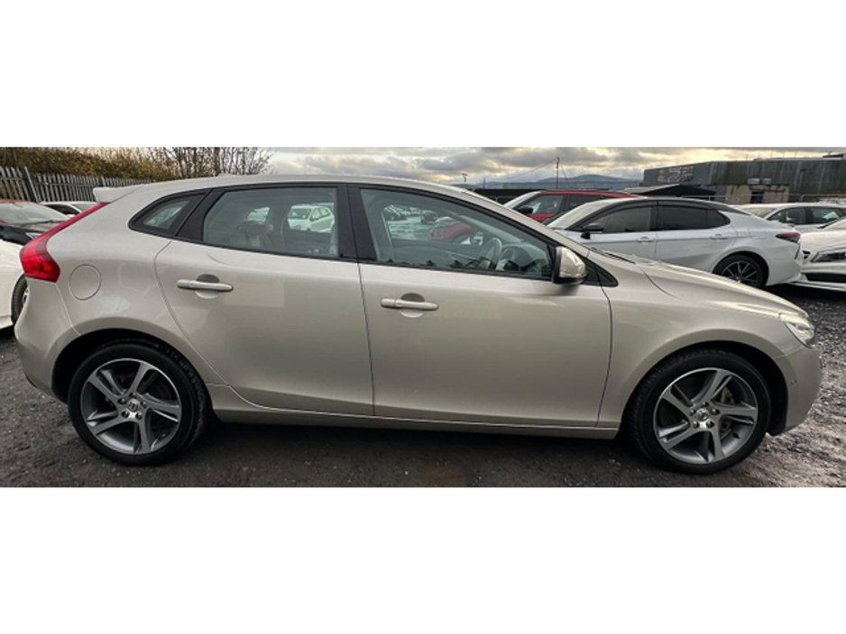 2016 Volvo V40 Cross Country 2.0L Diesel Automatic (9040) €13,495