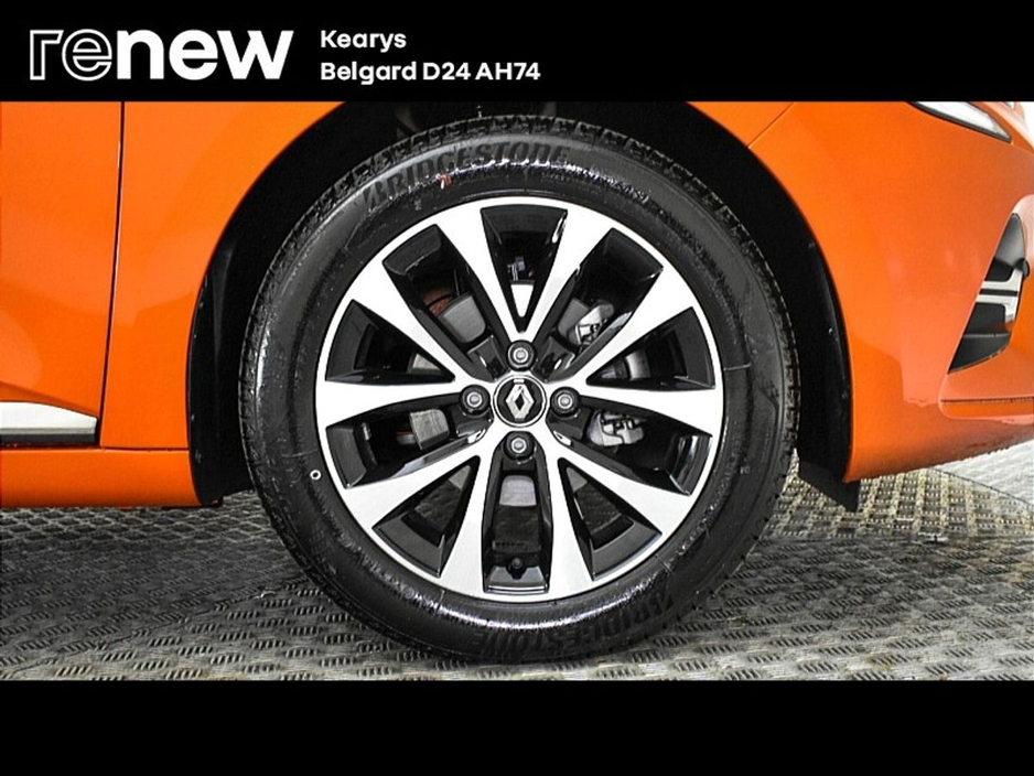 2021 Renault Clio - image 9