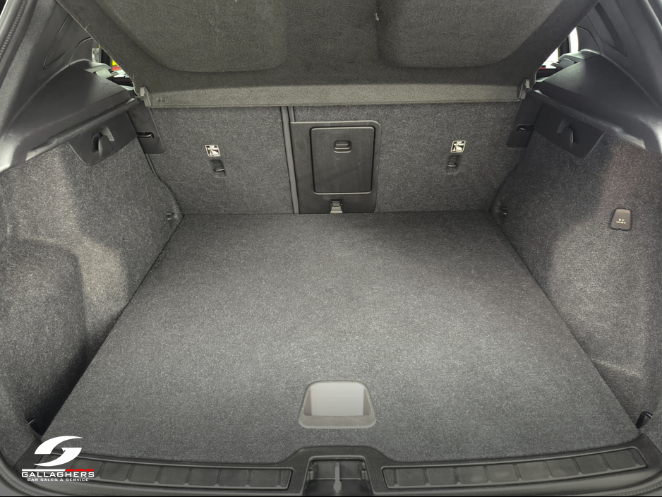 2022 Volvo XC40 (221) R-DESIGN T4 RECHARGE AUTO €33,995