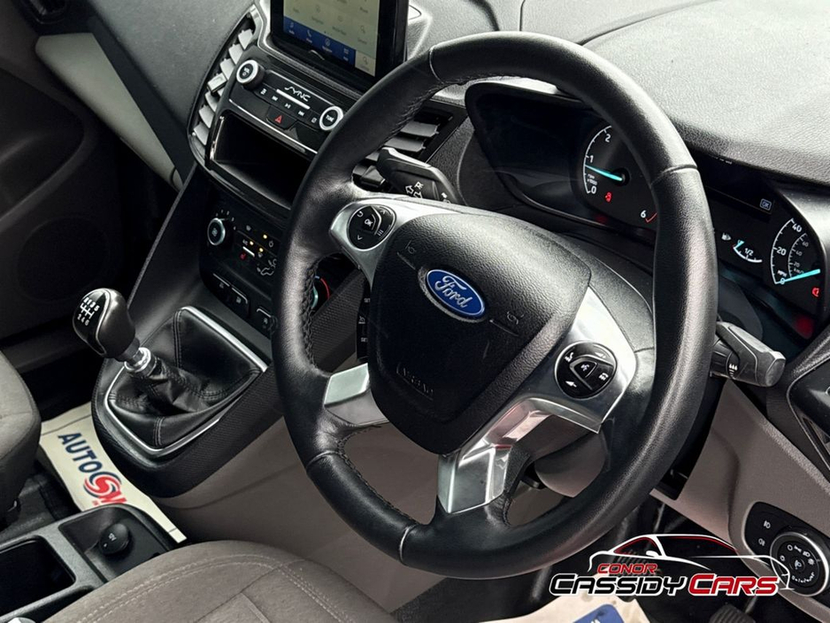 2022 Ford Transit Connect - image 23
