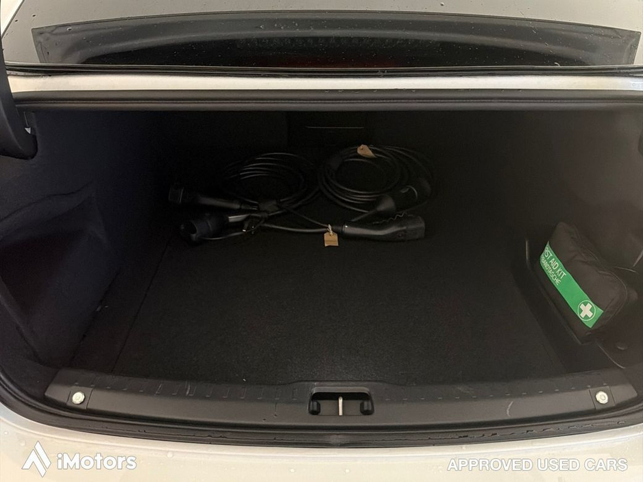 2022 Volvo S90 - image 14