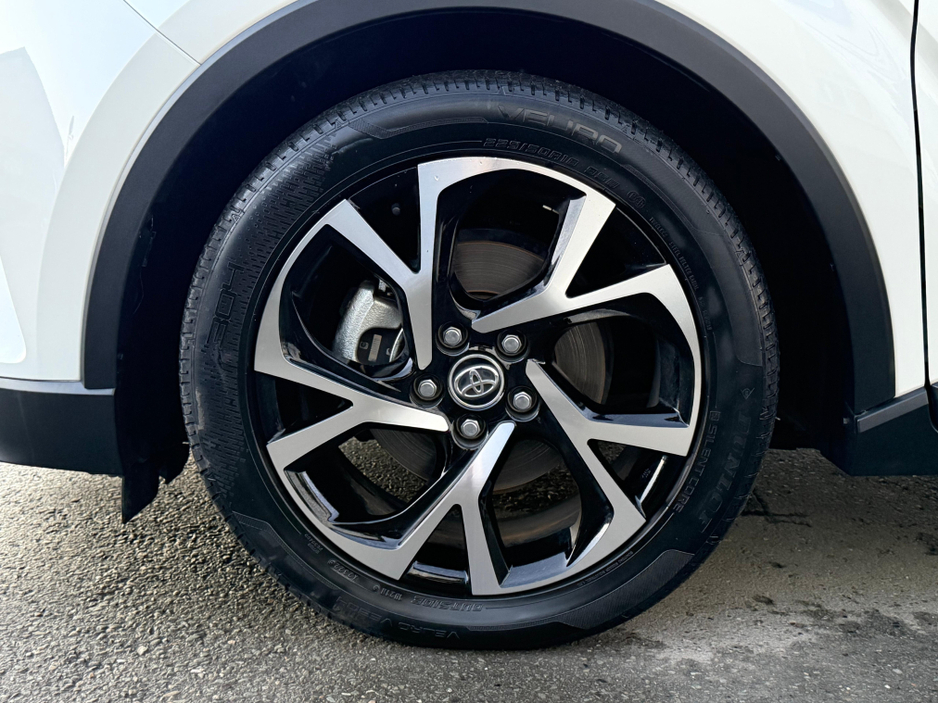 2017 Toyota C-HR (171) 1.8 HYBRID SPORT AUTO €19,450