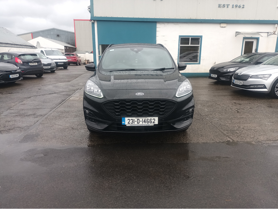 2023 Ford Kuga - image 3