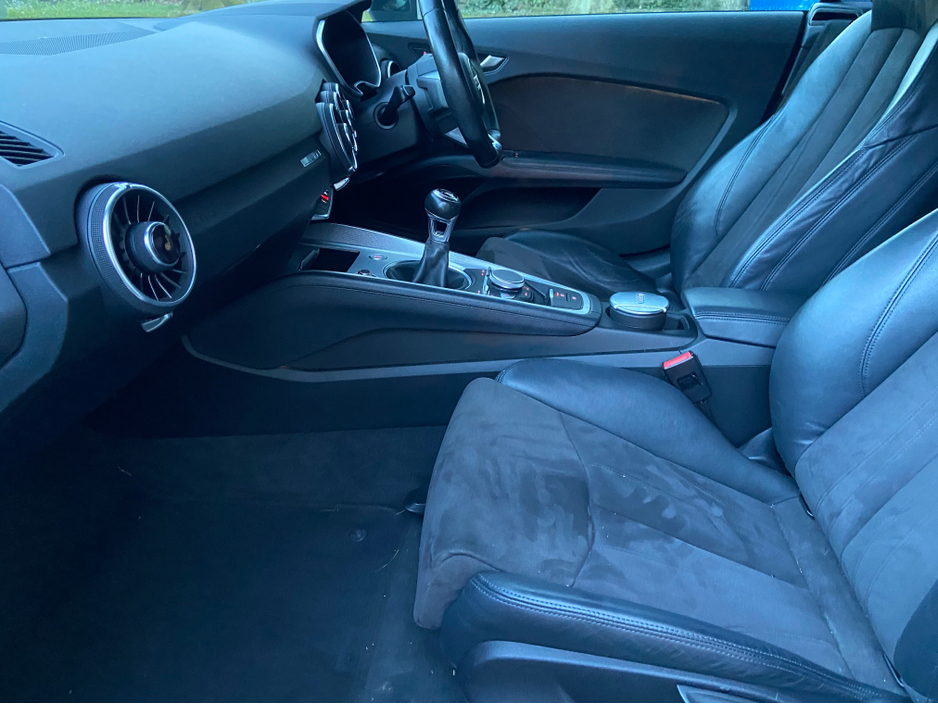 2015 Audi TT - image 3