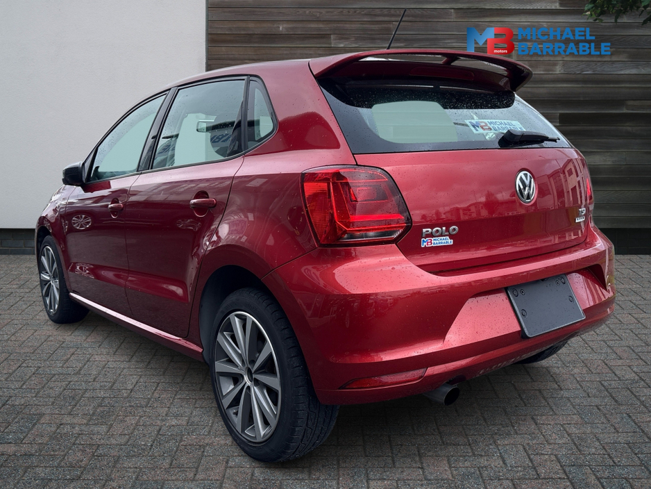 2014 Volkswagen Polo - image 3