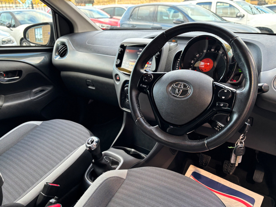 2020 Toyota Aygo 1.0 VVT-i x-play Smartphone €11,950