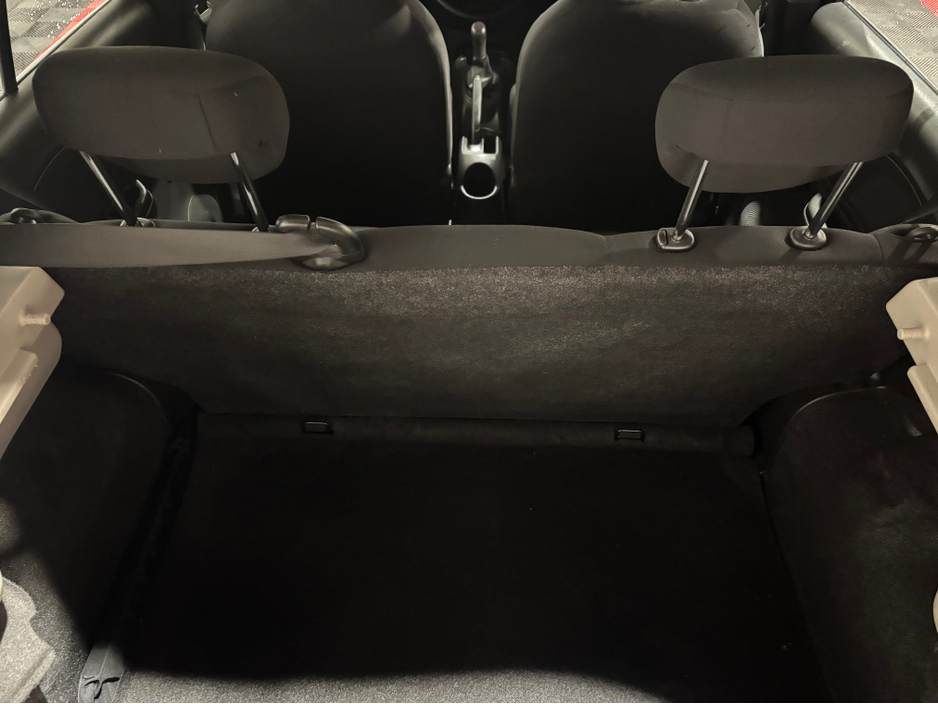 2017 Nissan Micra - image 16