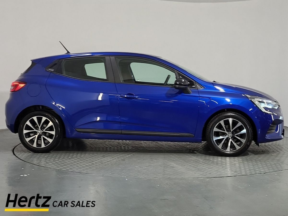 2023 Renault Clio - image 2