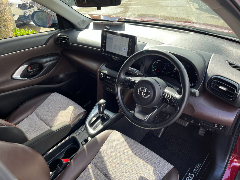 2022 Toyota Yaris Cross - image 14