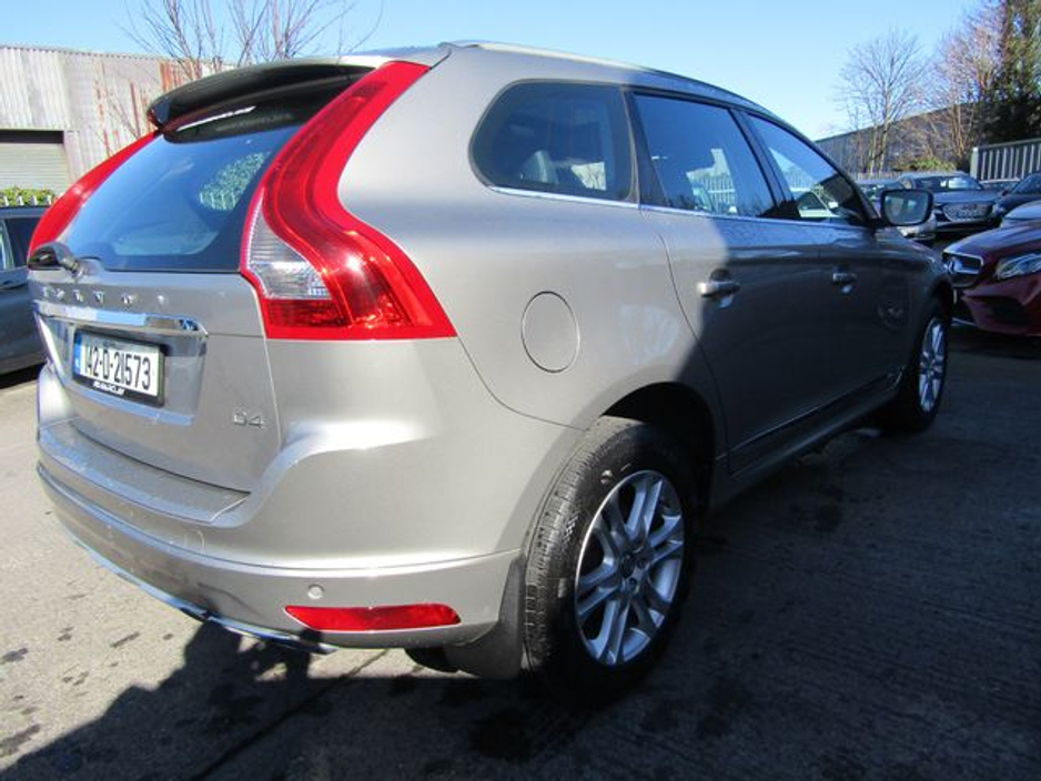 2014 Volvo XC60 - image 8