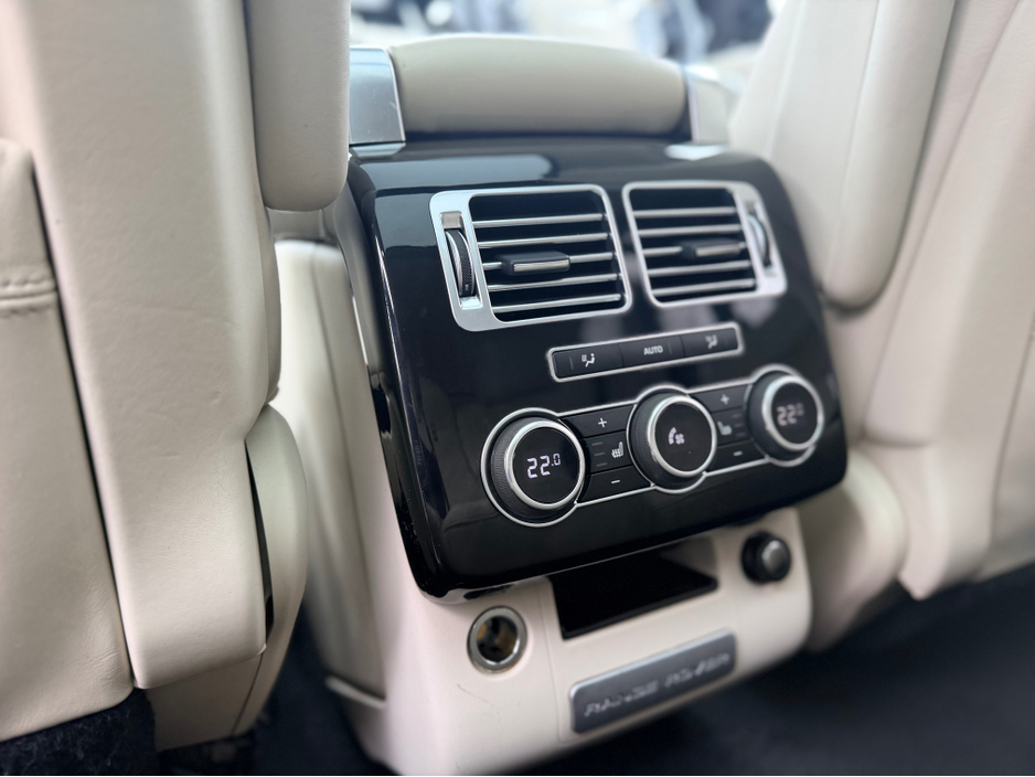 2013 Land Rover Range Rover - image 18