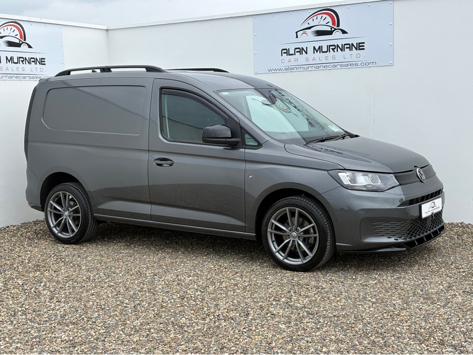2025 Volkswagen Caddy - image 2