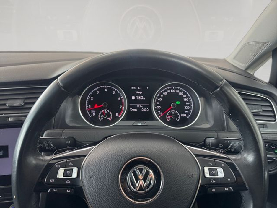 2018 Volkswagen Golf - image 13