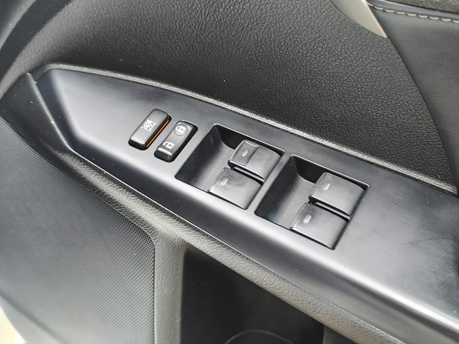 2017 Lexus CT 200 h - image 16