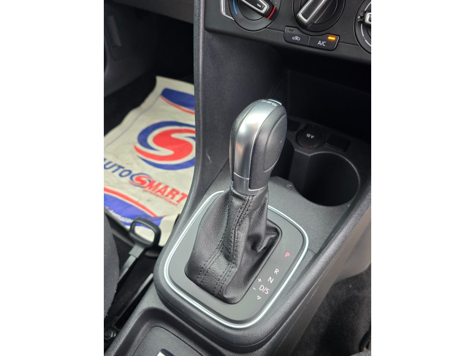 2016 Volkswagen Polo - image 18