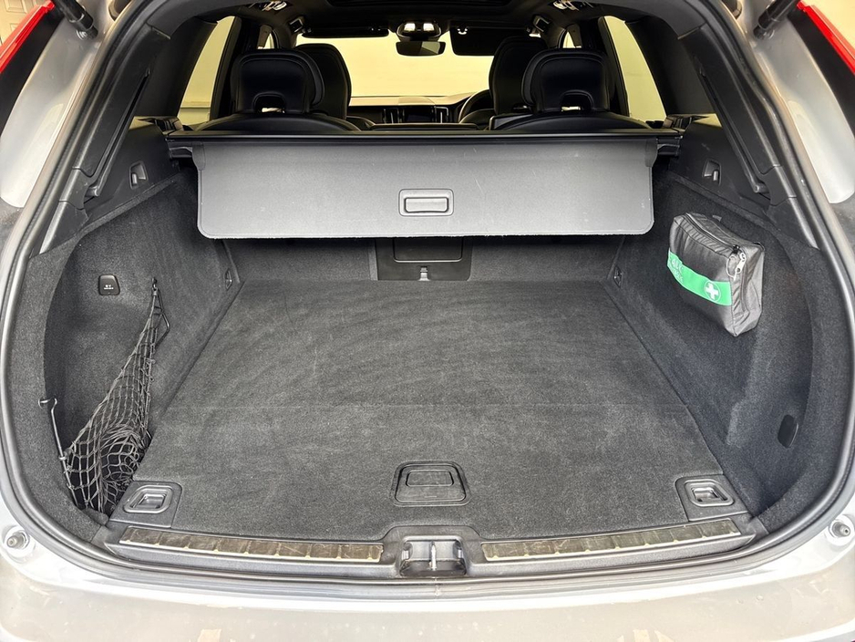 2023 Volvo XC60 - image 9