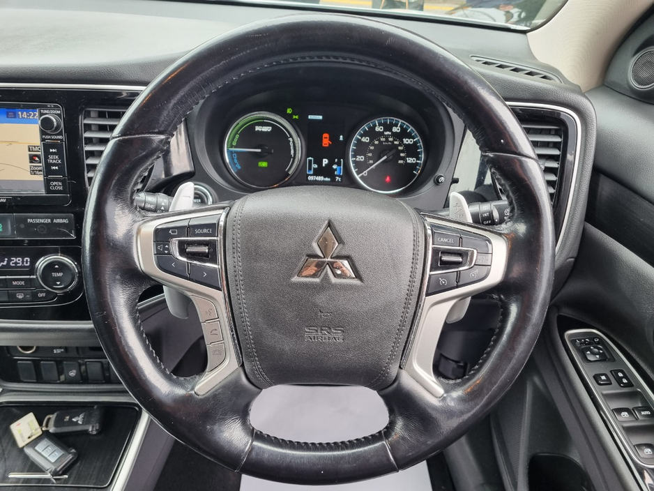 2016 Mitsubishi Outlander - image 18