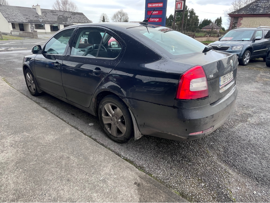 2013 Skoda Octavia - image 3