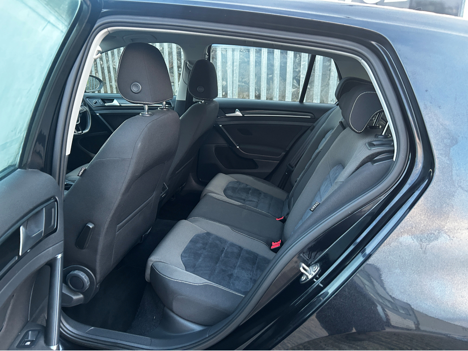 2014 Volkswagen Golf - image 7