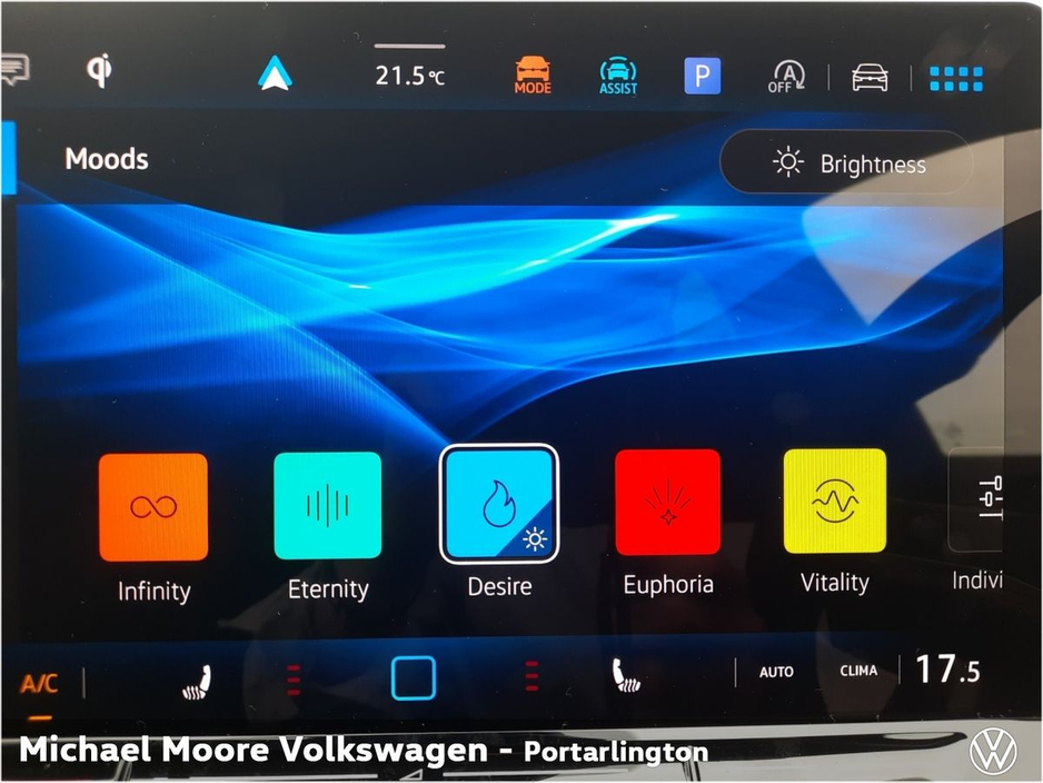 2026 Volkswagen Golf R-LINE 1.5TSI 150HP €42,838