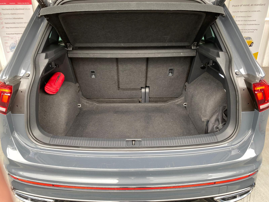 2023 Volkswagen Tiguan - image 21