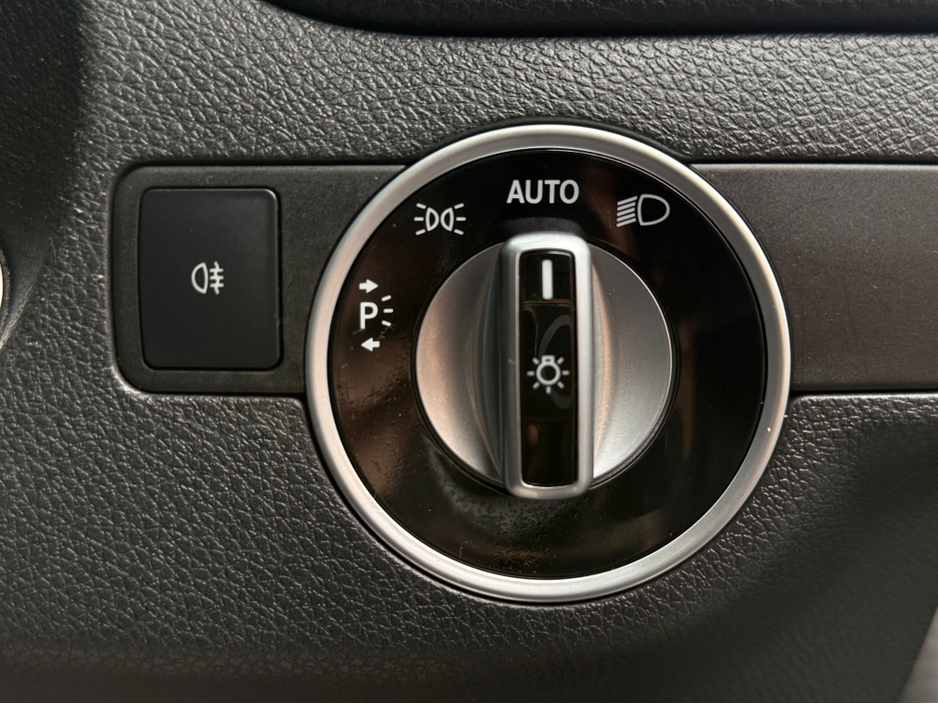 2016 Mercedes-Benz CLA Class - image 12