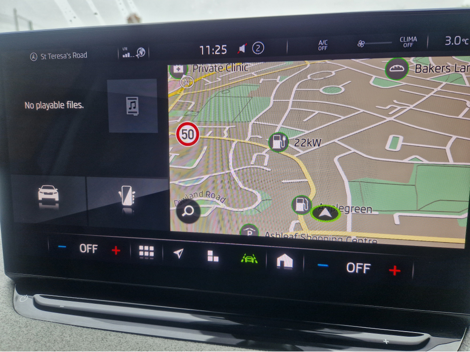 2023 Skoda Enyaq 82 KWH BIGGER BATTERY 80(125 KC) / LOUNGE / HALF-LEATHER / CAMERA / LANE ASSIST / 19" ALLOYS / *FINANCE OPTIONS AVAILABLE* €29,985