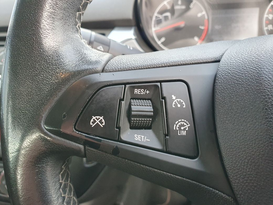 2018 Opel Corsa - image 15