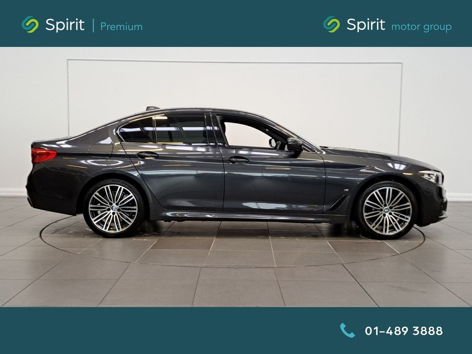 2019 BMW 5 Series - image 11