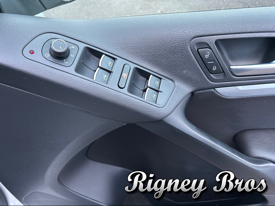 2016 Volkswagen Tiguan - image 7