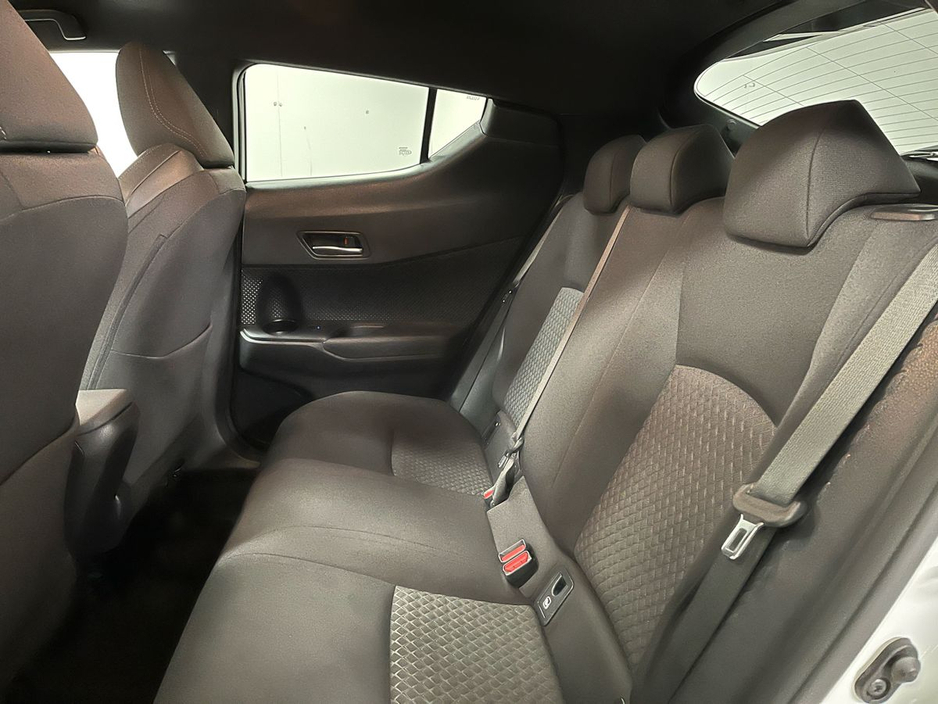 2022 Toyota C-HR - image 8