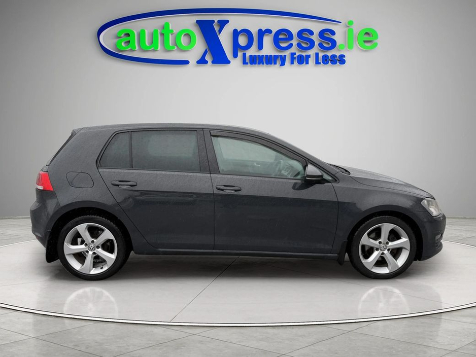 2014 Volkswagen Golf - image 5