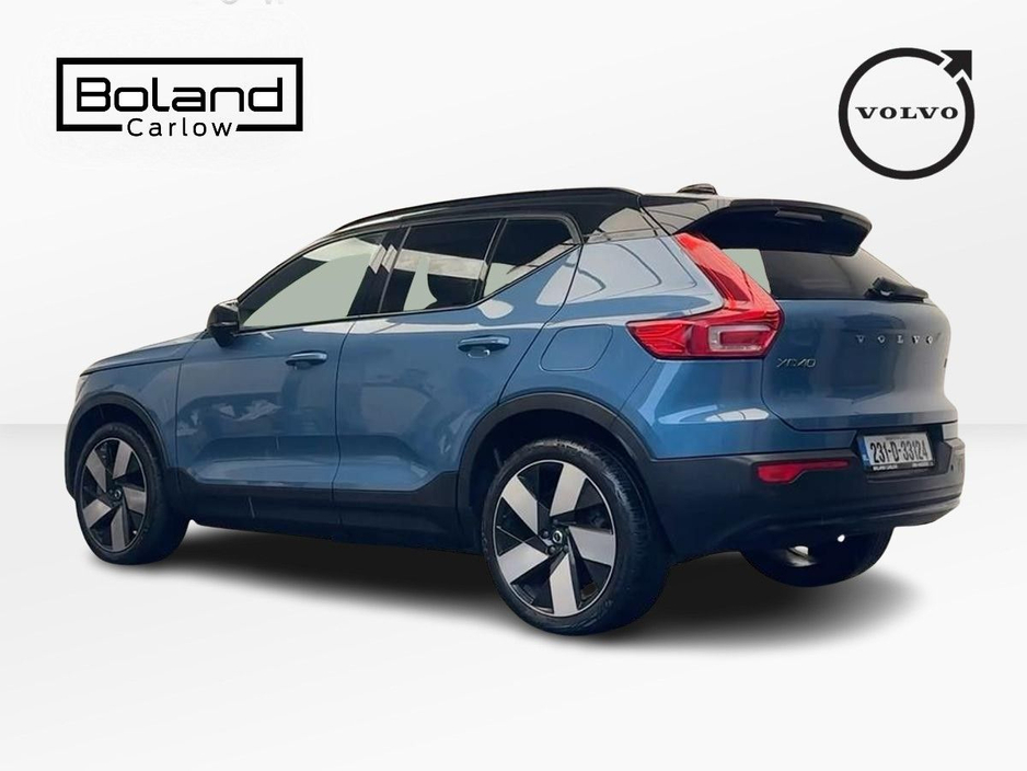 2023 Volvo XC40 - image 3