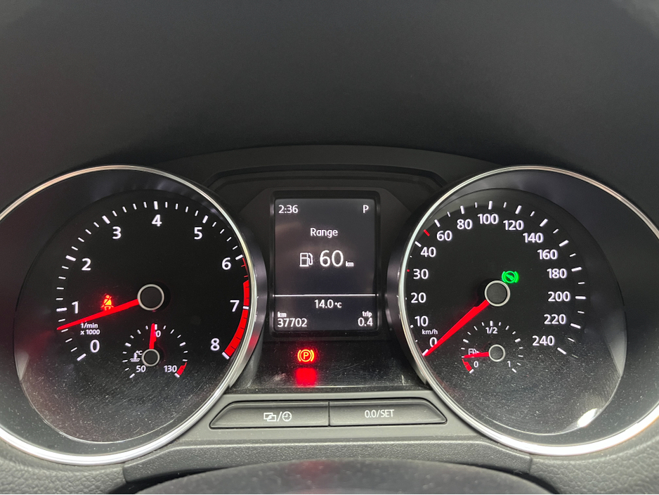 2015 Volkswagen Polo - image 18