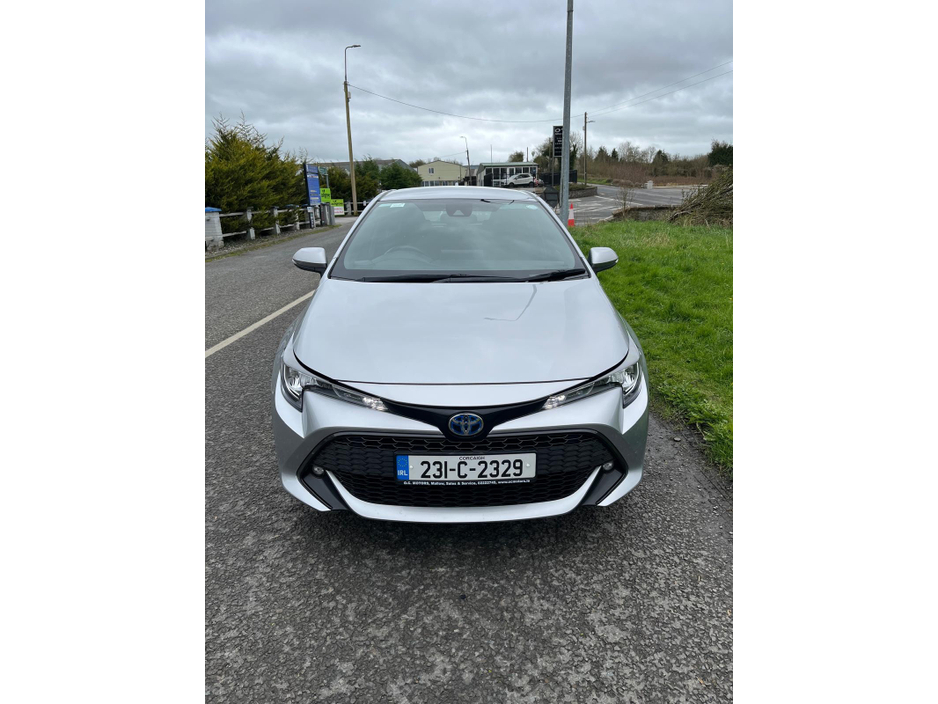 2023 Toyota Corolla - image 2