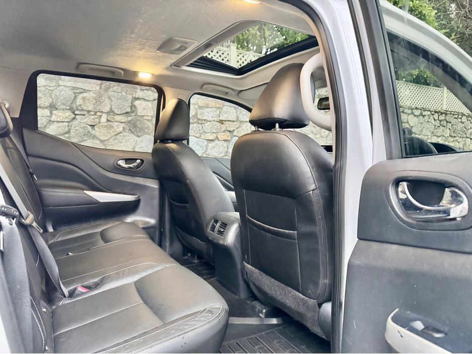 2020 Nissan Navara - image 18