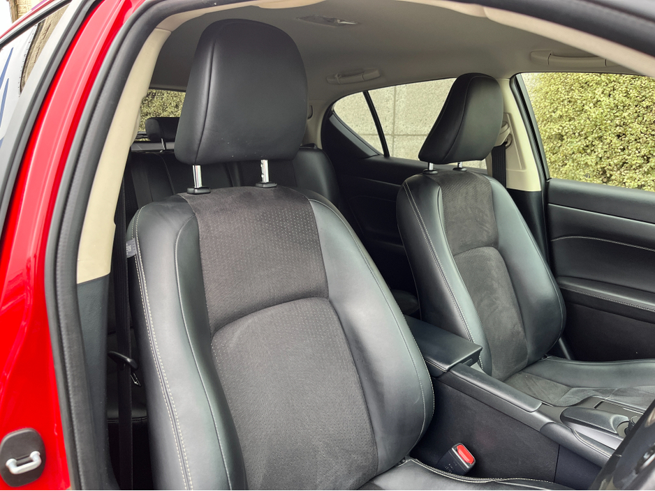 2017 Lexus CT 200 h SPORT AUTOMATIC 1.8 PETROL //SAT NAV//REVERSE CAMERA//HALF LEATHER SEATS//