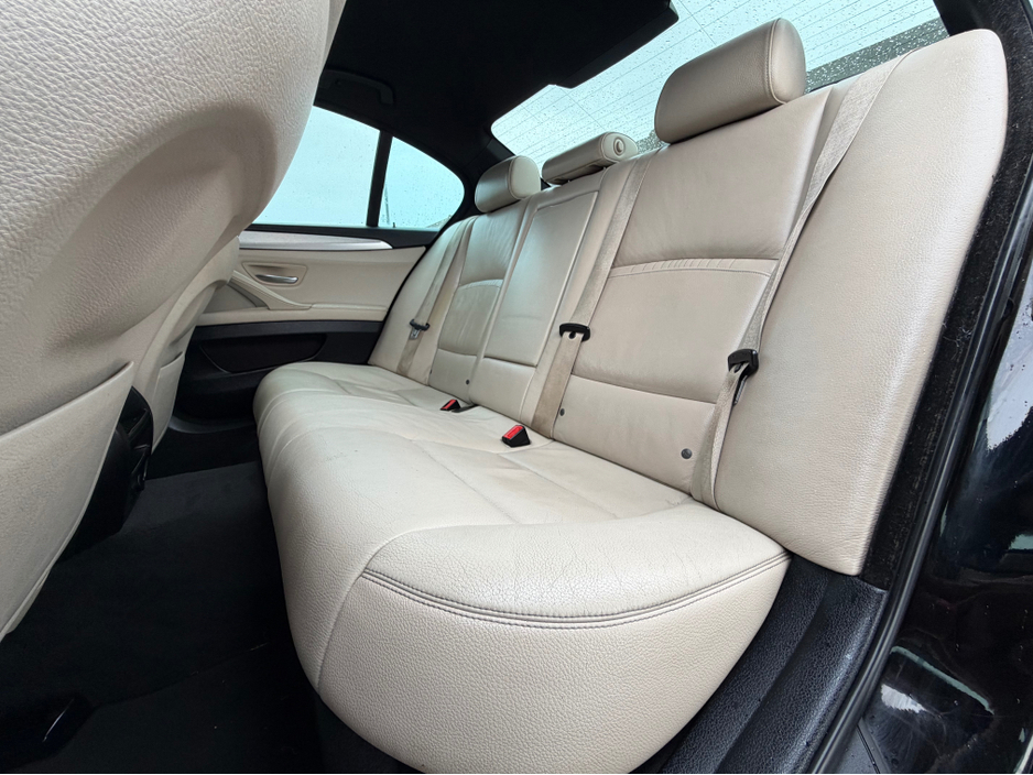 2015 BMW 5 Series - image 21