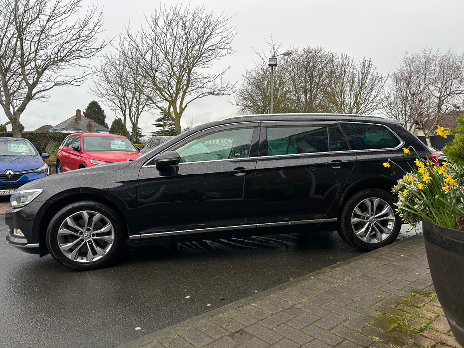 2016 Volkswagen Passat - image 6