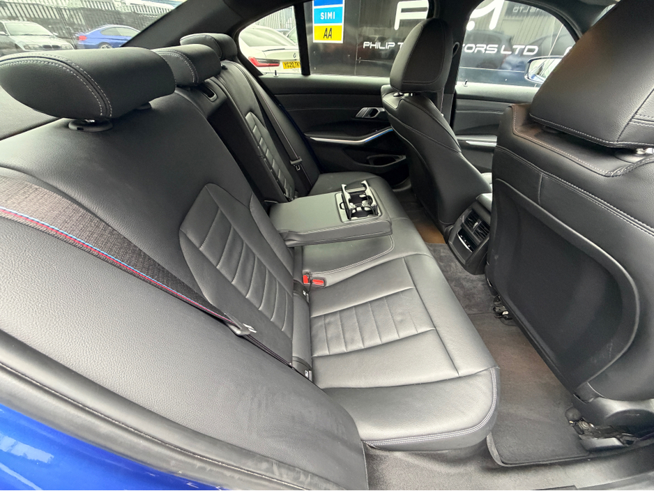 2020 BMW 3 Series - image 13