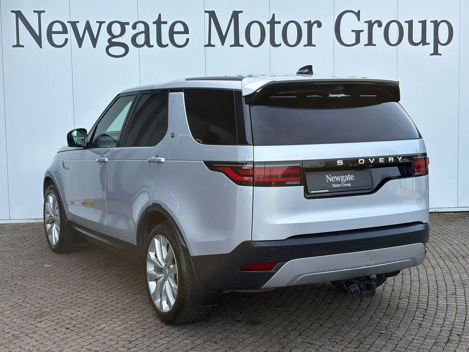 2024 Land Rover Discovery - image 7
