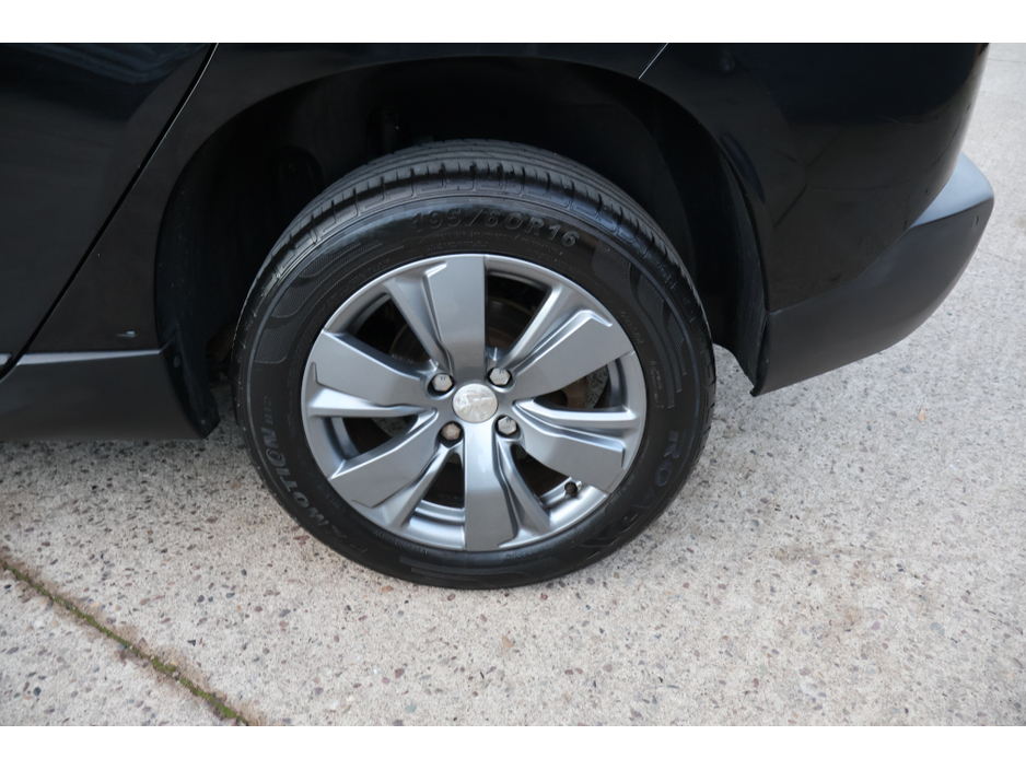 2017 Peugeot 2008 ACTIVE Low Mileage New Timing Belt & Tyres 24 Month NCT! €10,995