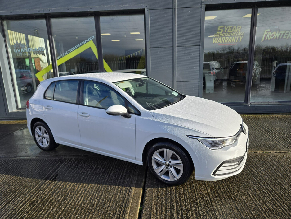 2022 Volkswagen Golf 2.0 TDI 115HP Life €24,950