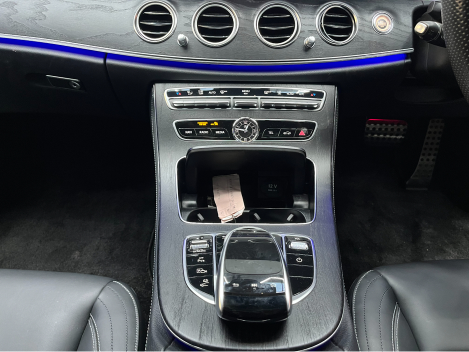 2018 Mercedes-Benz E Class 2018 MERCEDES-BENZ E350E AVANTGARDE SPORTS 2.0 AUTOMATIC / CRUISE CONTROL / 360° PARKING CAMERA / ELECTRIC MEMORY & HEATED SEATS / PADDLE SHIFTERS / PANORAMIC SUNROOF / HEATED REAR SEATS